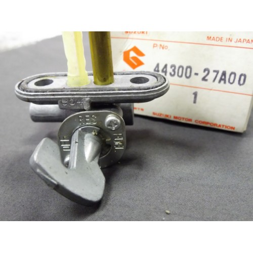 ＧＳＸ400f Suzuki GSX750 GSX-R750 Fuel Tap 44300-27A00 free post